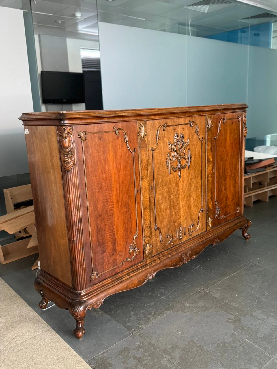 French Louis XV Style Carved Walnut 4-Door Enfilade - Image 2