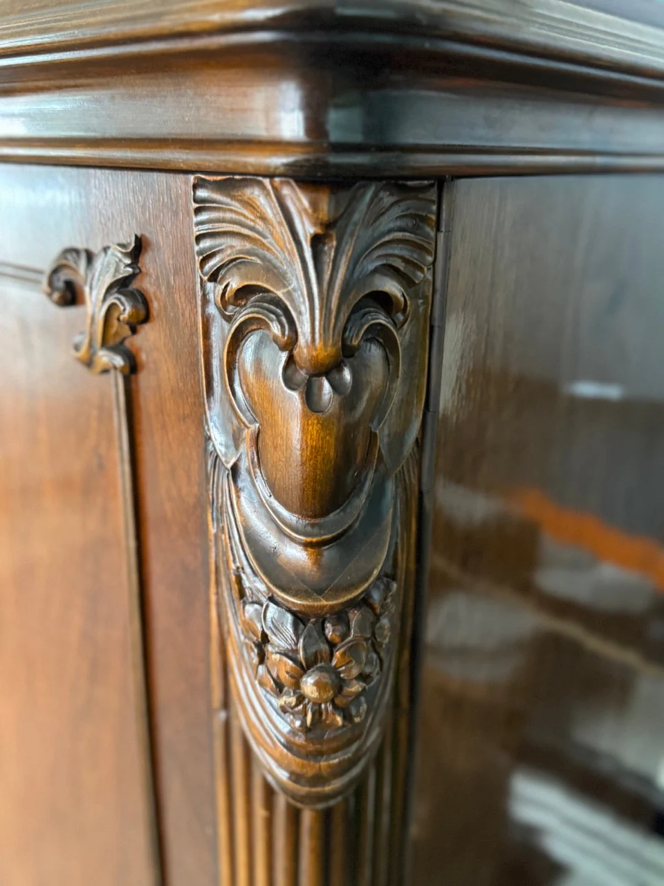 French Louis XV Style Carved Walnut 4-Door Enfilade - Image 3