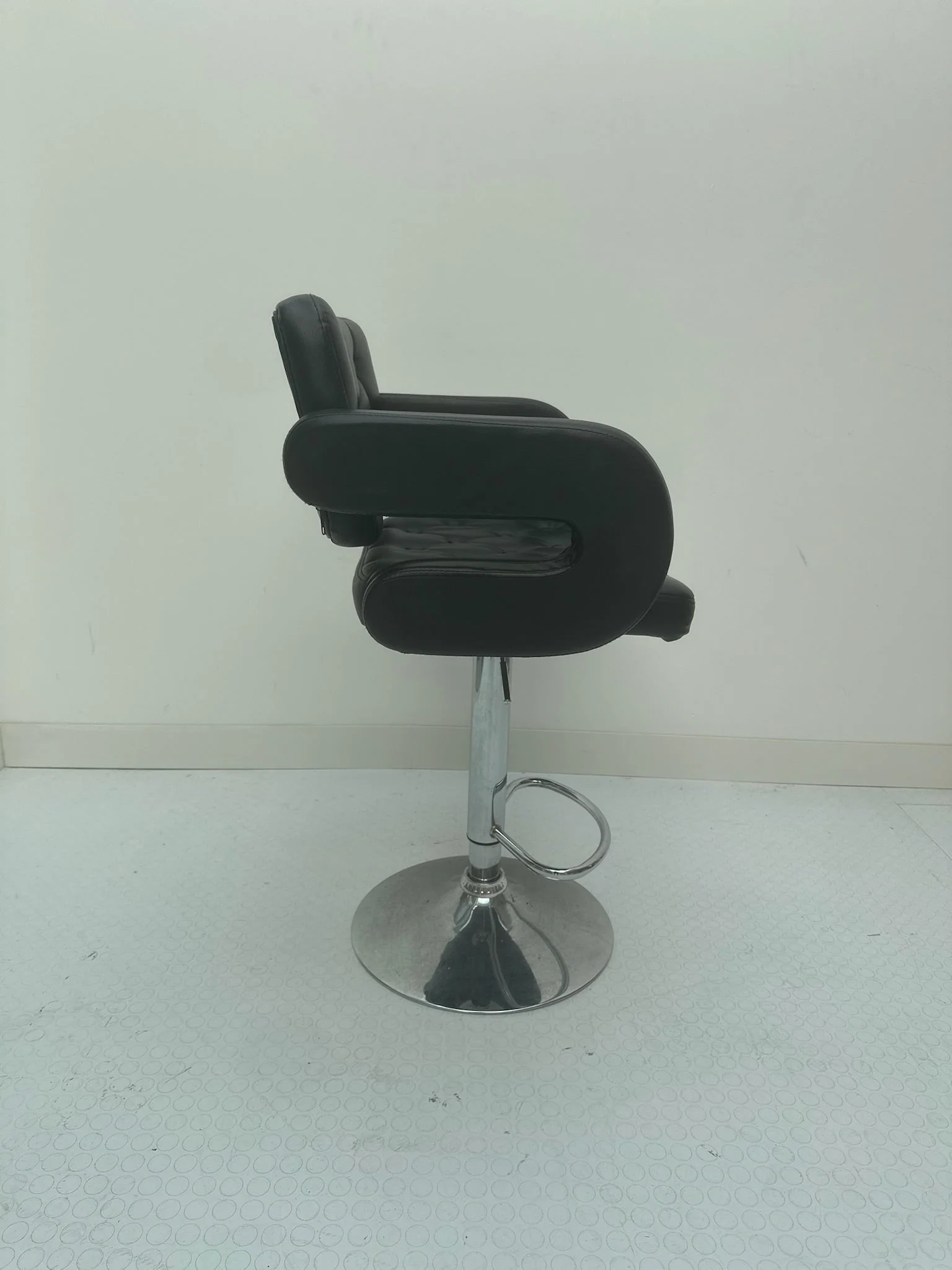 Leather tufted bar stool - Image 3