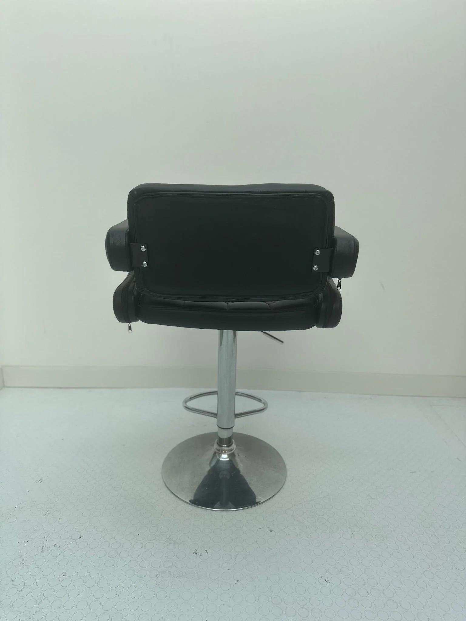 Leather tufted bar stool - Image 5