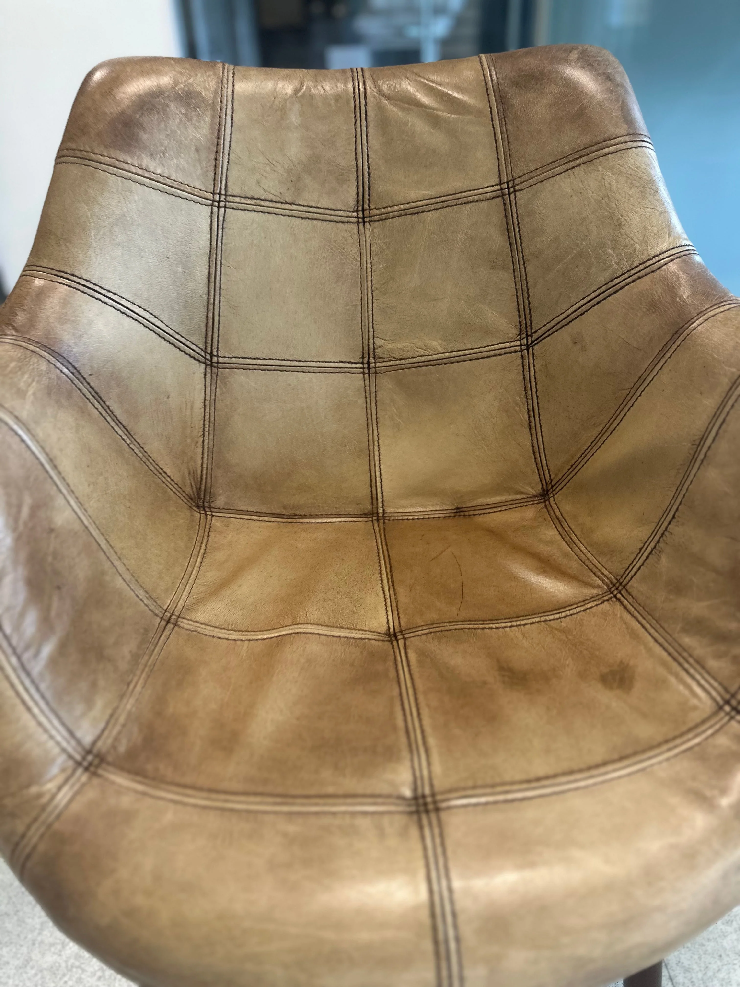 Mid-Century, Italian style soft leather tub chair - Antique Light Beige & Grey - Image 6