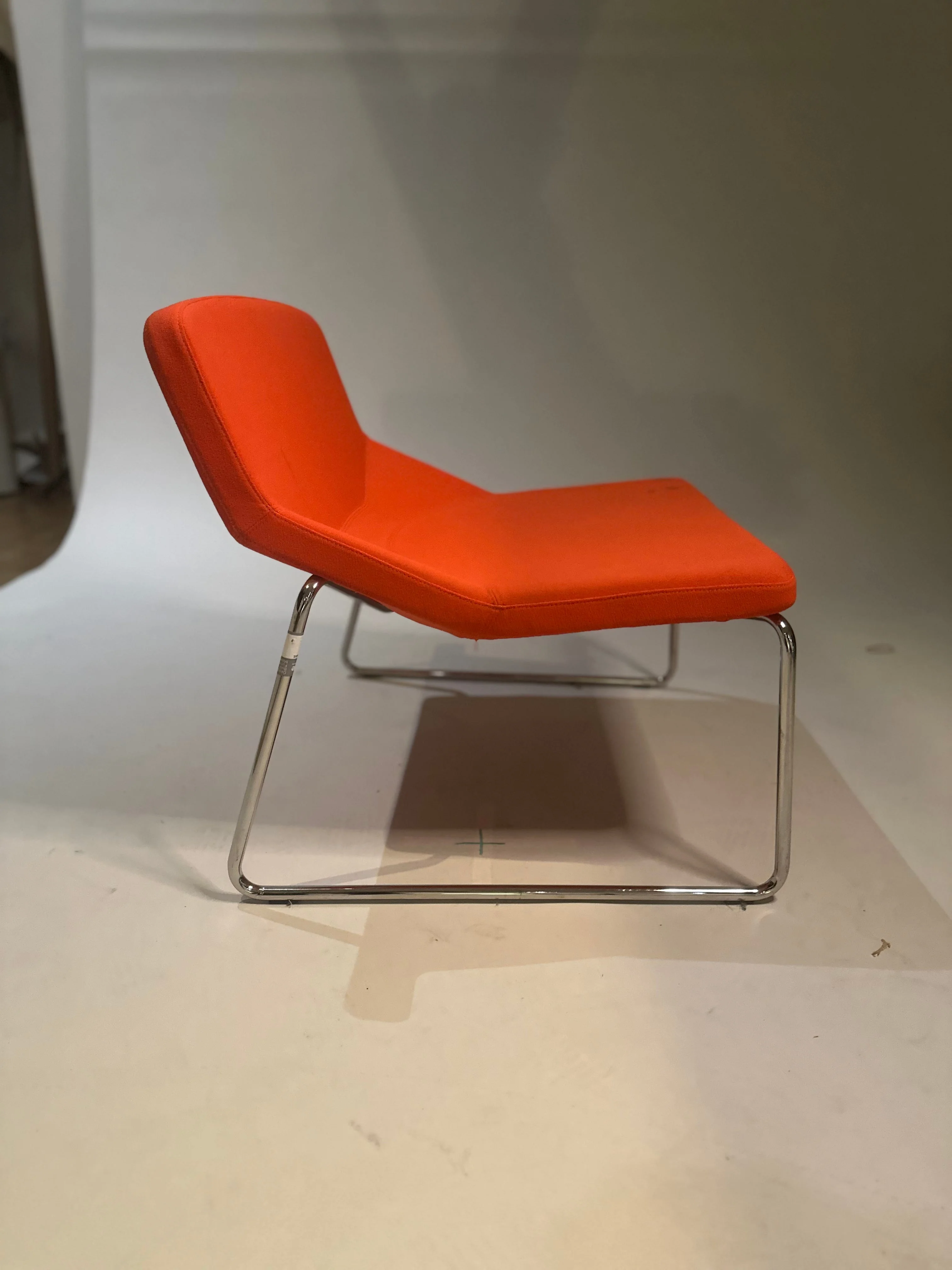 Niski Fotel Formula Sled style chair - orange - Image 3