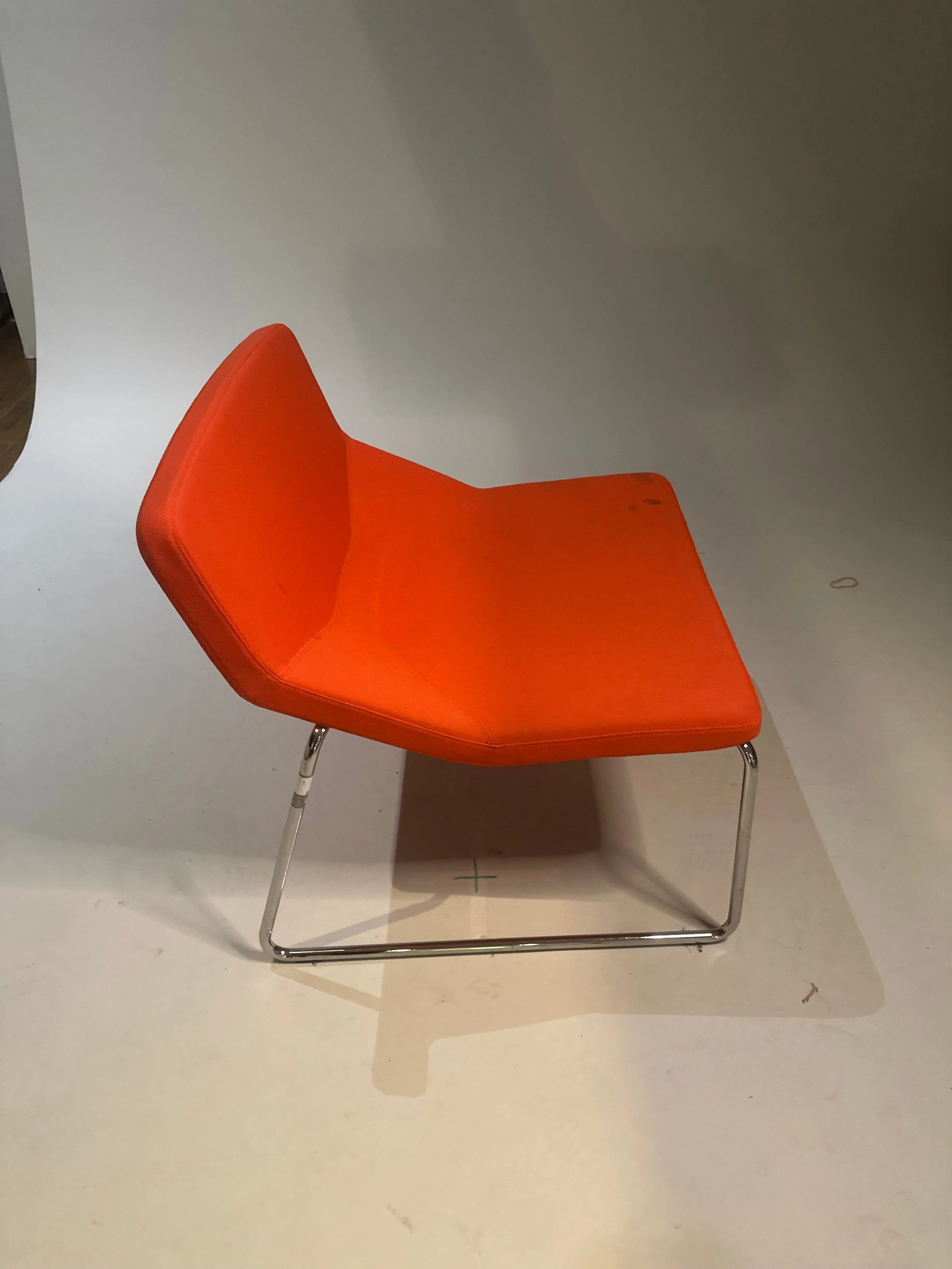 Niski Fotel Formula Sled style chair - orange - Image 7