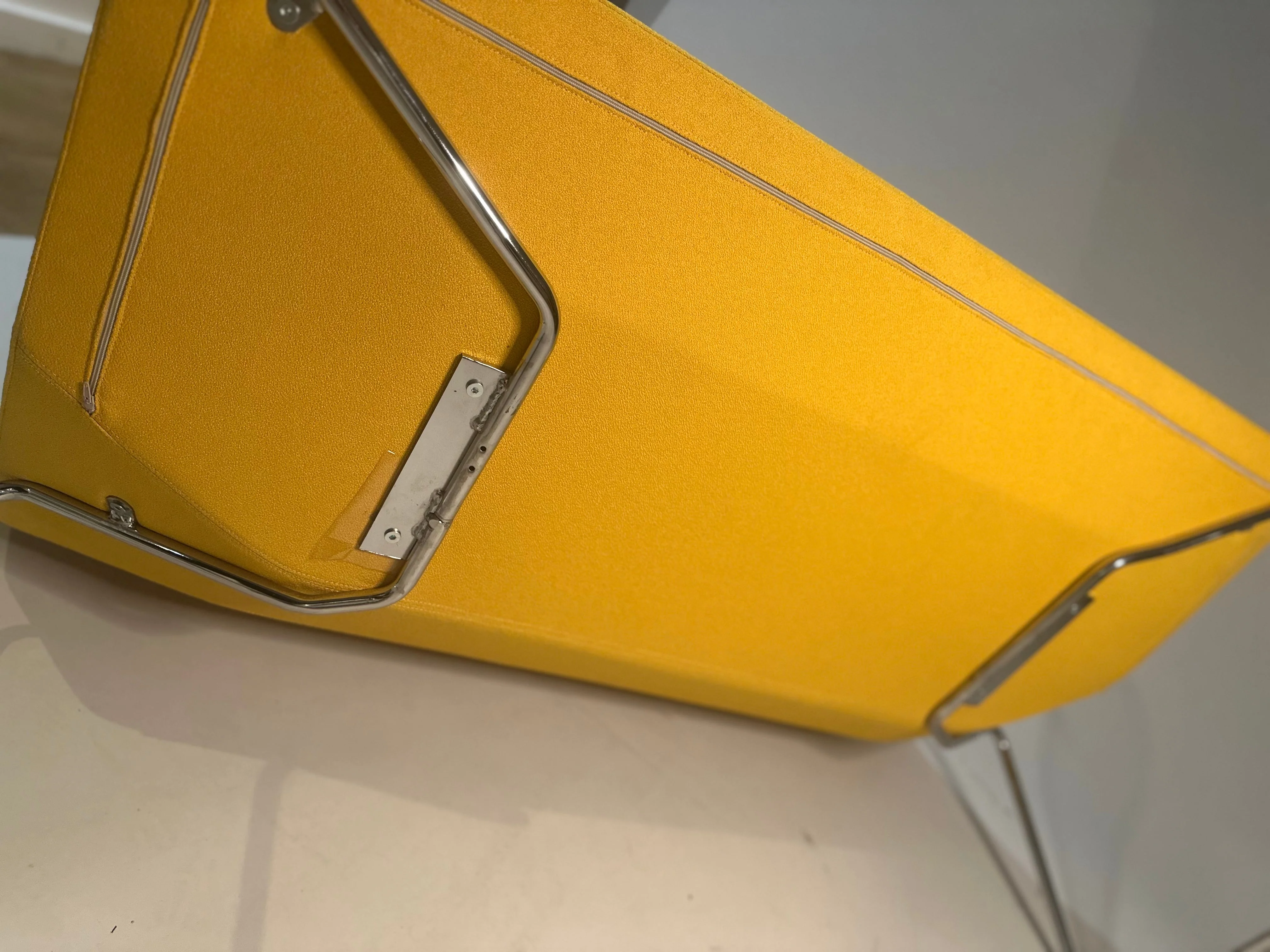 Niski Fotel Formula Sled style chair - yellow double seat - Image 5