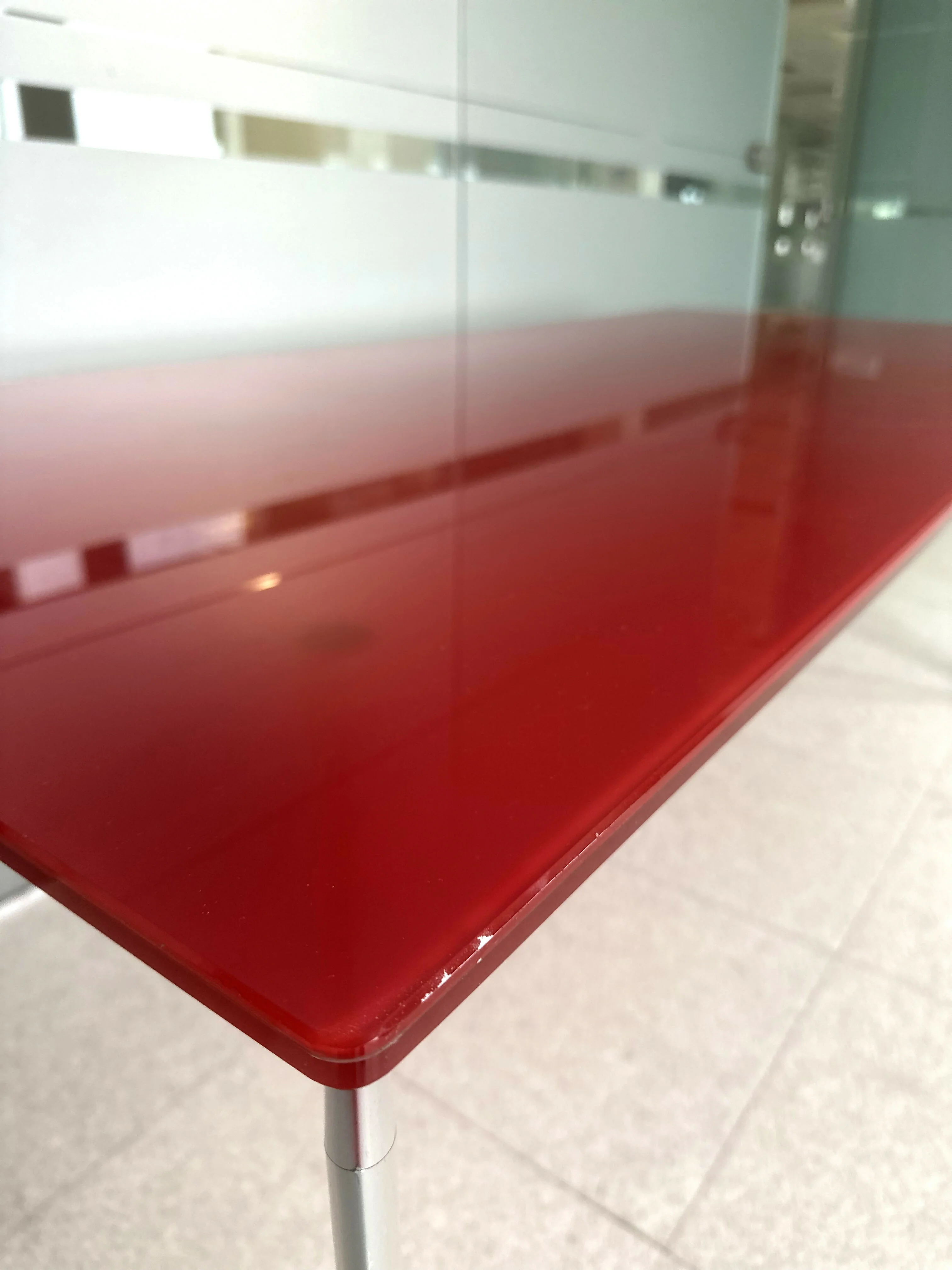 Red METRA table by Makio Hasuike for Seccose - Image 3