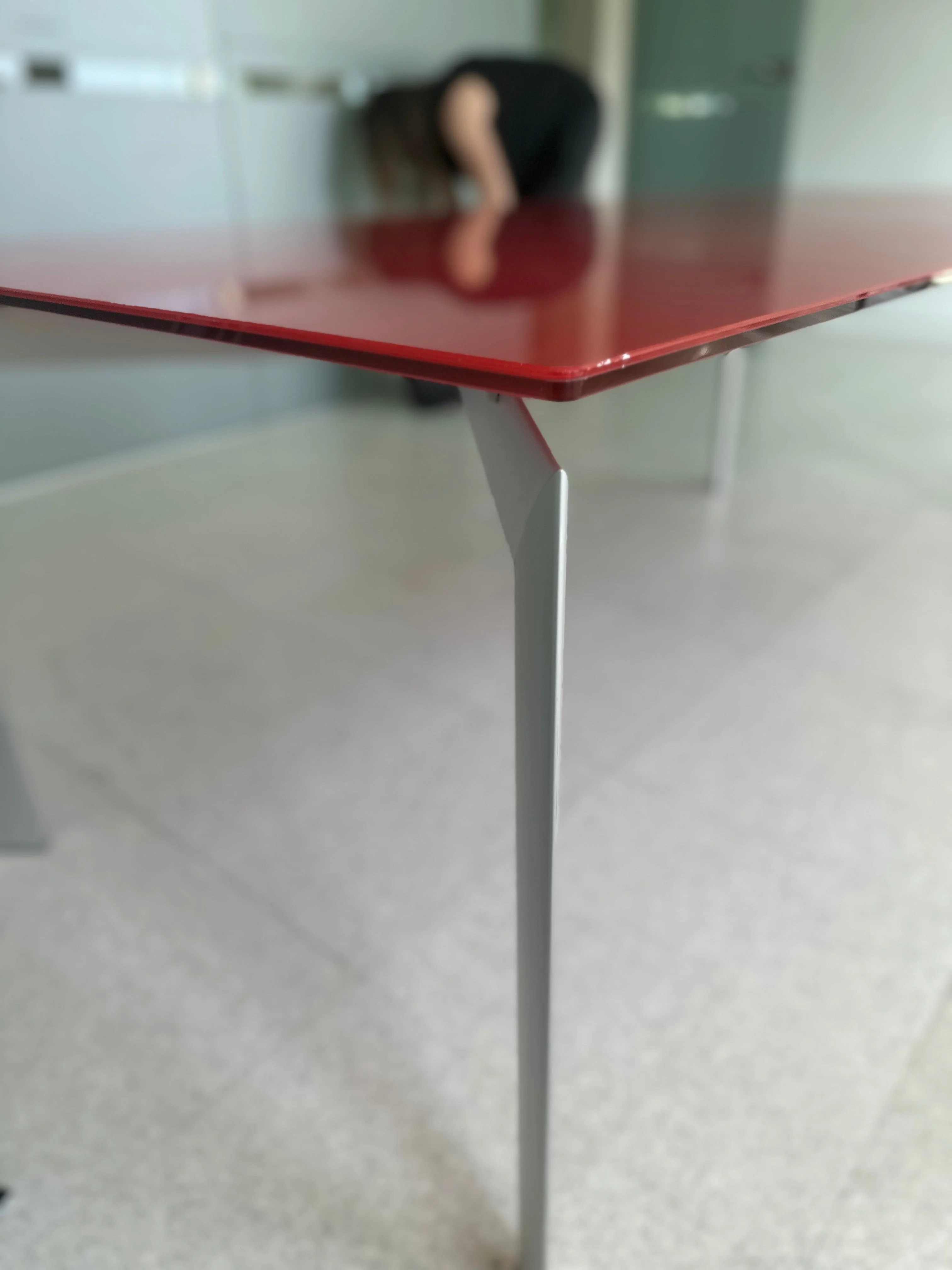 Red METRA table by Makio Hasuike for Seccose - Image 8