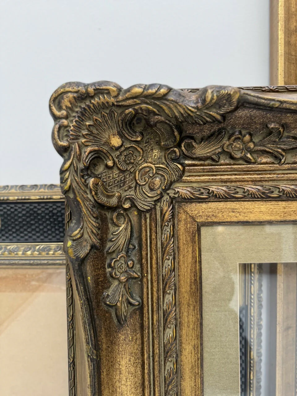 Golden Vintage Picture Frames - Image 5