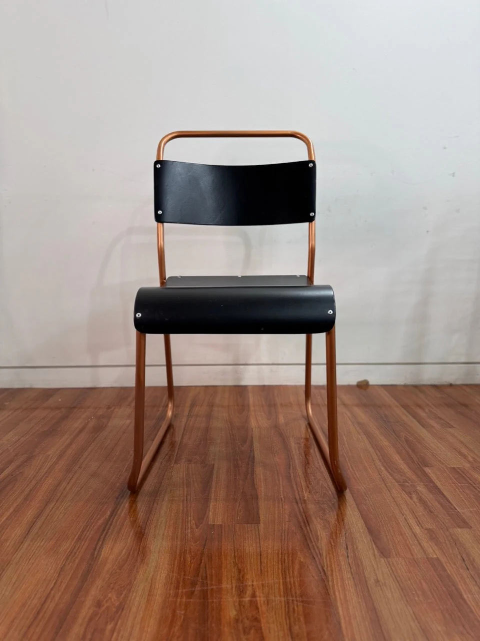 Vintage stackable chairs - black seat, bronze coloured frame (set of 2) - Image 2