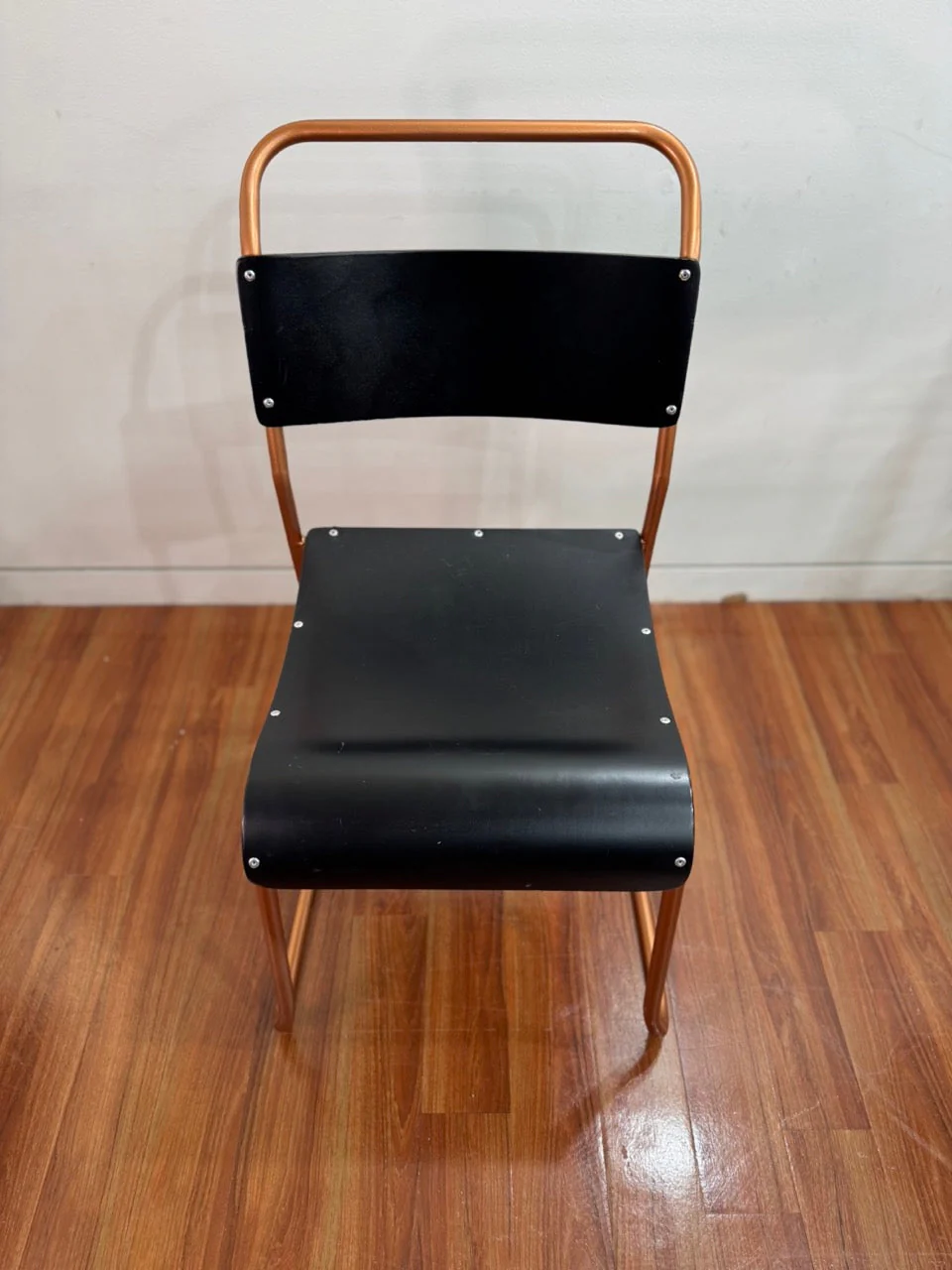 Vintage stackable chairs - black seat, bronze coloured frame (set of 2) - Image 3