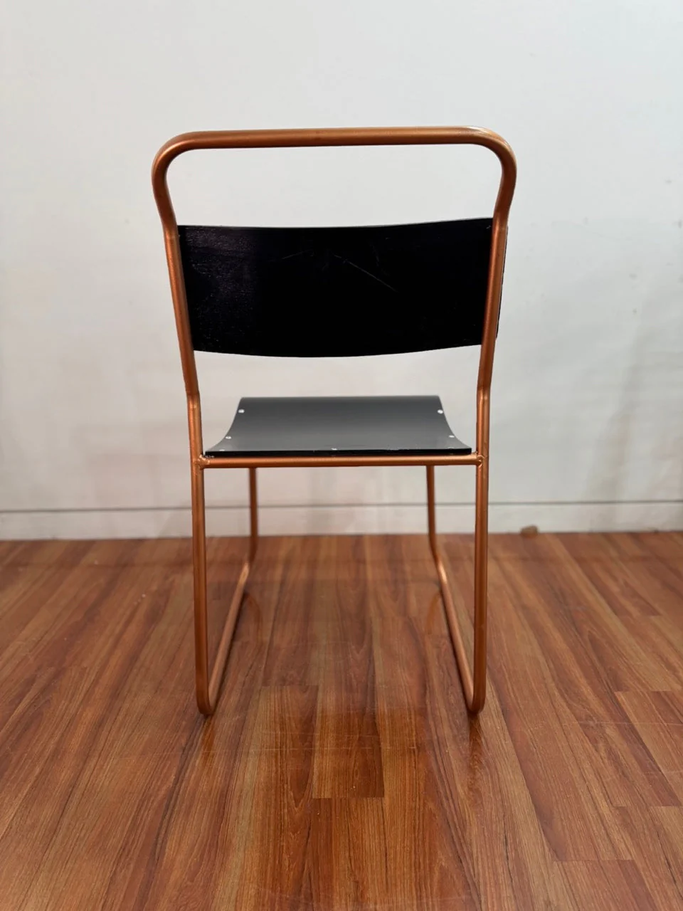 Vintage stackable chairs - black seat, bronze coloured frame (set of 2) - Image 5