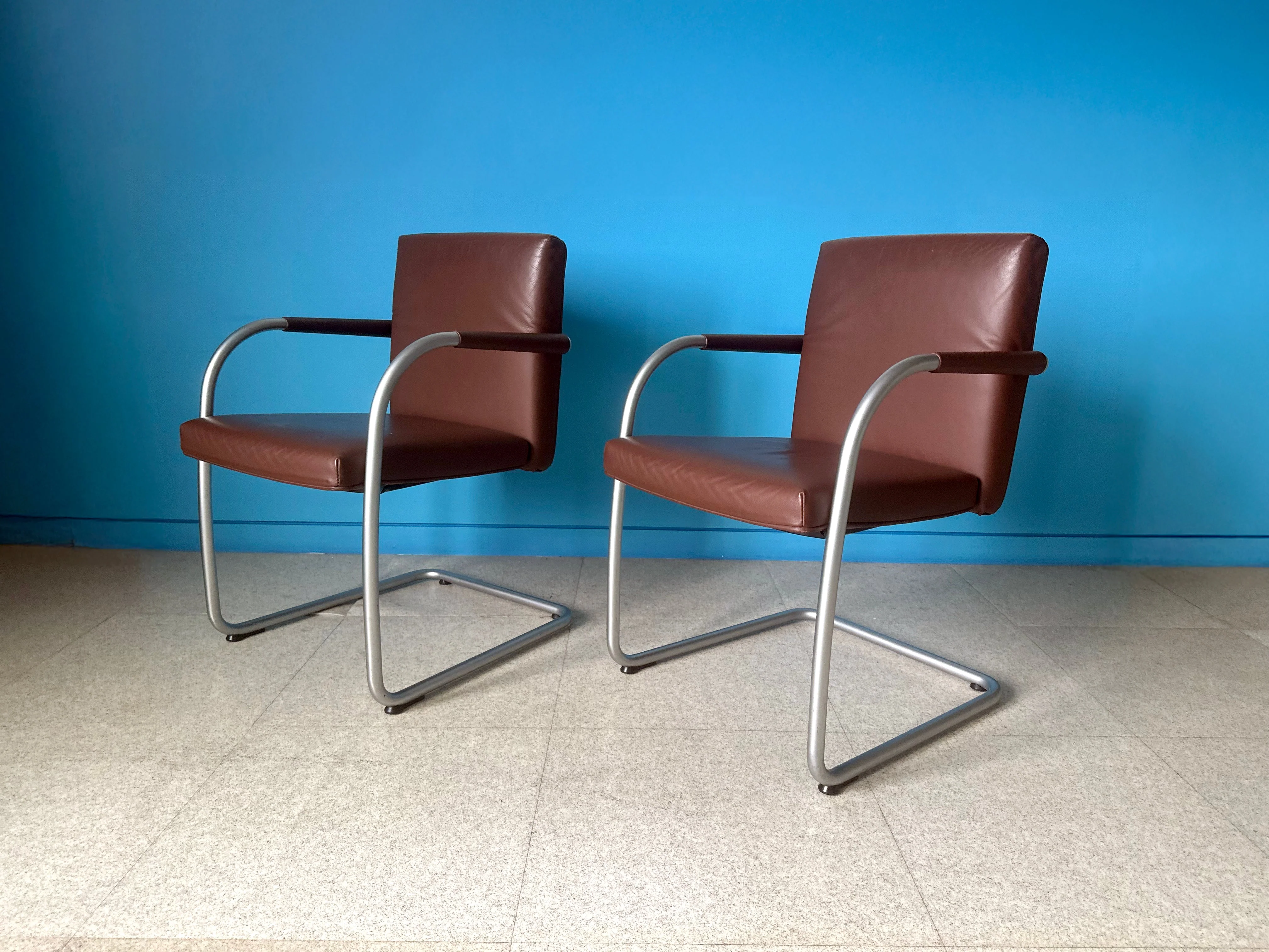 Vitra Visavis Brown Leather Reception Chair - Image 4